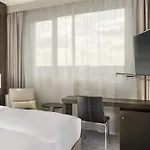 Hyatt Regency Etoile 4*