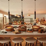 Hotel Hyatt Regency Etoile 4*