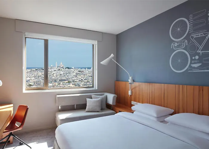 Hyatt Regency Etoile 4*