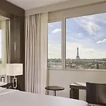 Hyatt Regency Etoile Szálloda 4*