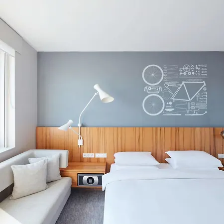 Hyatt Regency Etoile