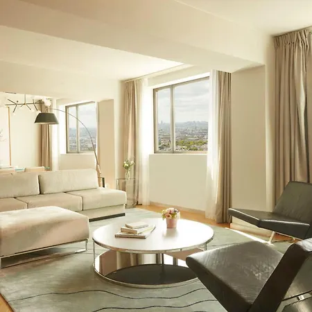 Hyatt Regency Etoile Hotel 4*