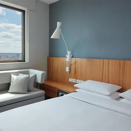 Hotel Hyatt Regency Etoile 4*