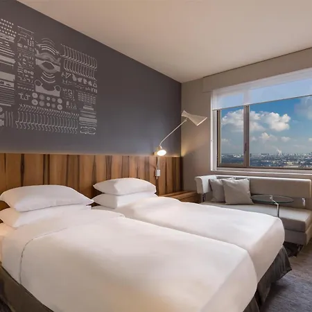 Hyatt Regency Etoile