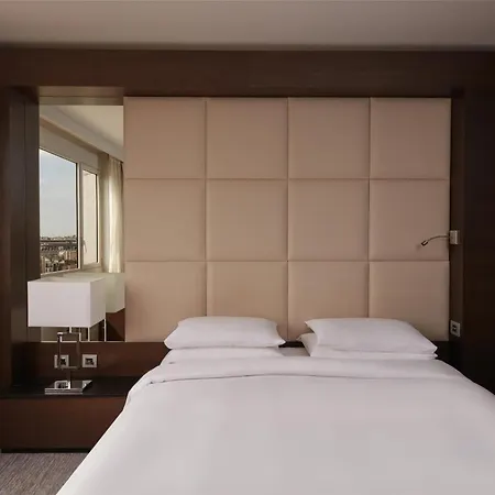 Hyatt Regency Etoile Hotel