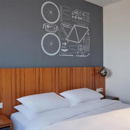 Hotell Hyatt Regency Etoile 4*