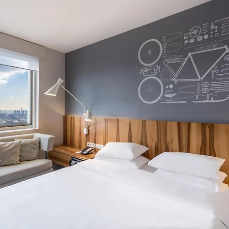 Hyatt Regency Etoile 4* Paris