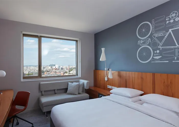 Hyatt Regency Etoile Hotel 4*
