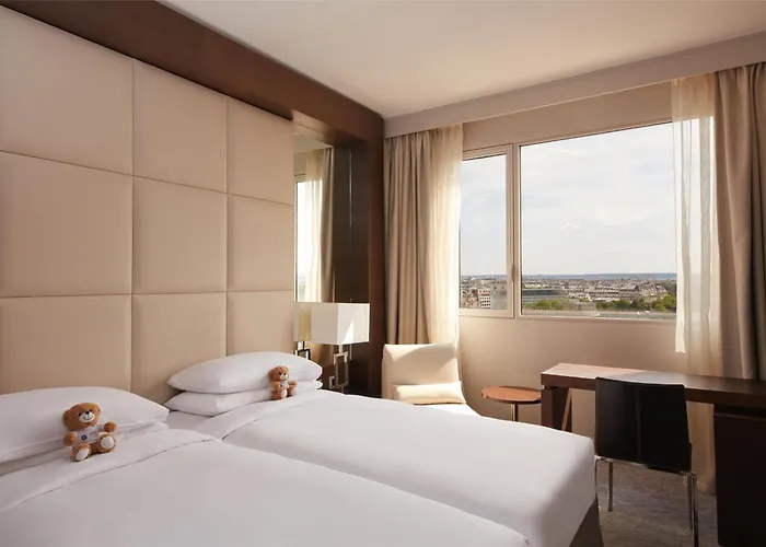 Hyatt Regency Etoile 4* París