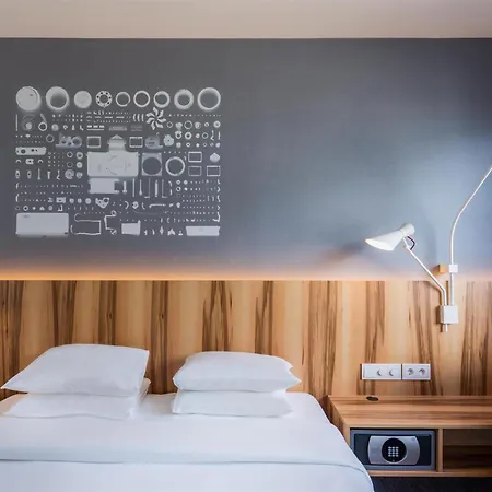 Hyatt Regency Etoile Отель Париж