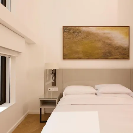 Hyatt Regency Etoile Hotel 4*