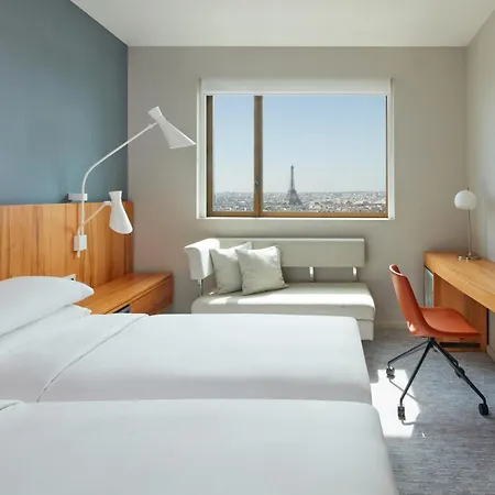 Hotel Hyatt Regency Etoile 4*