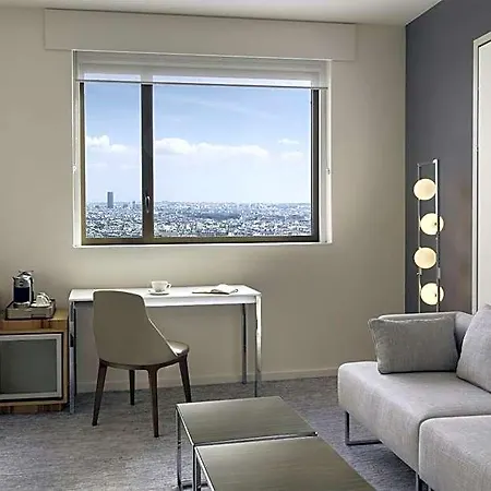 Hotel Hyatt Regency Etoile 4*