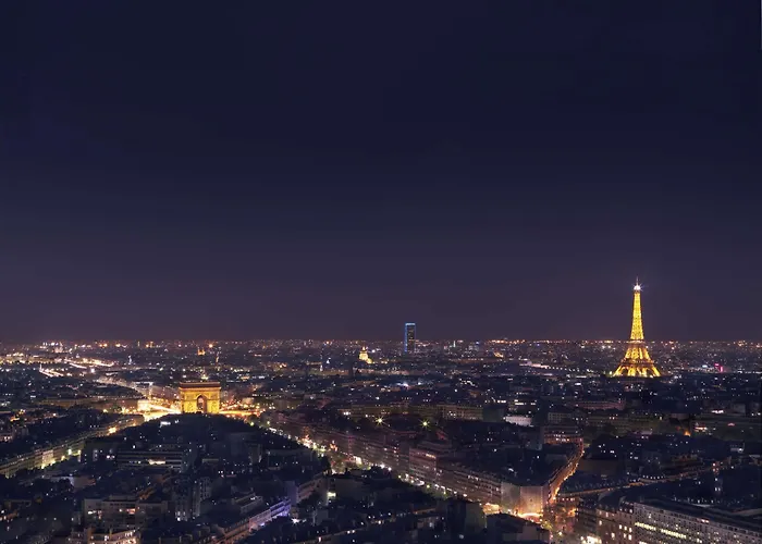 Hyatt Regency Etoile Hotel 4*