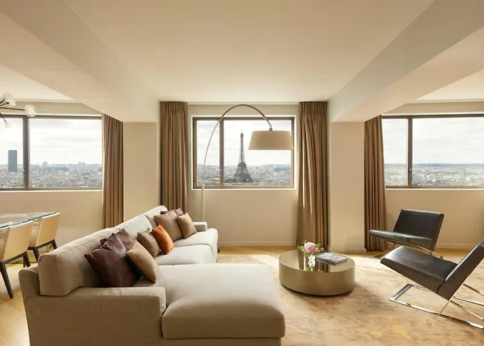 Hyatt Regency Etoile מלון 4*