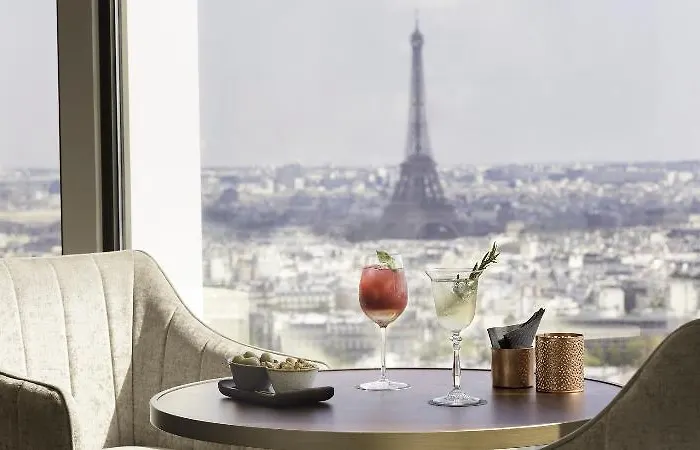 Hotel Hyatt Regency Etoile 4*