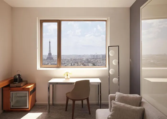 Отель Hyatt Regency Etoile 4*